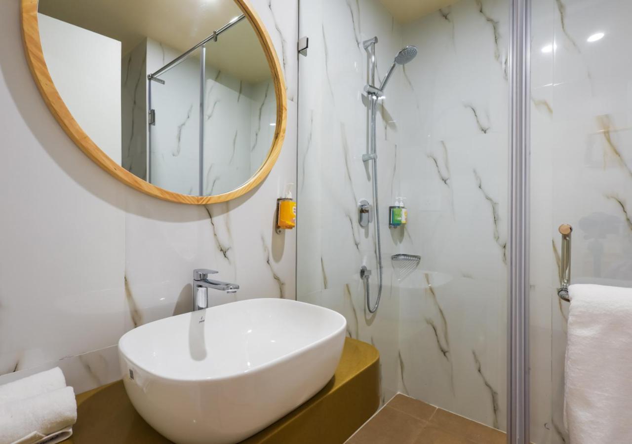 Bloom Hotel - Golf Course Road, Sector 43 Gurgaon Esterno foto
