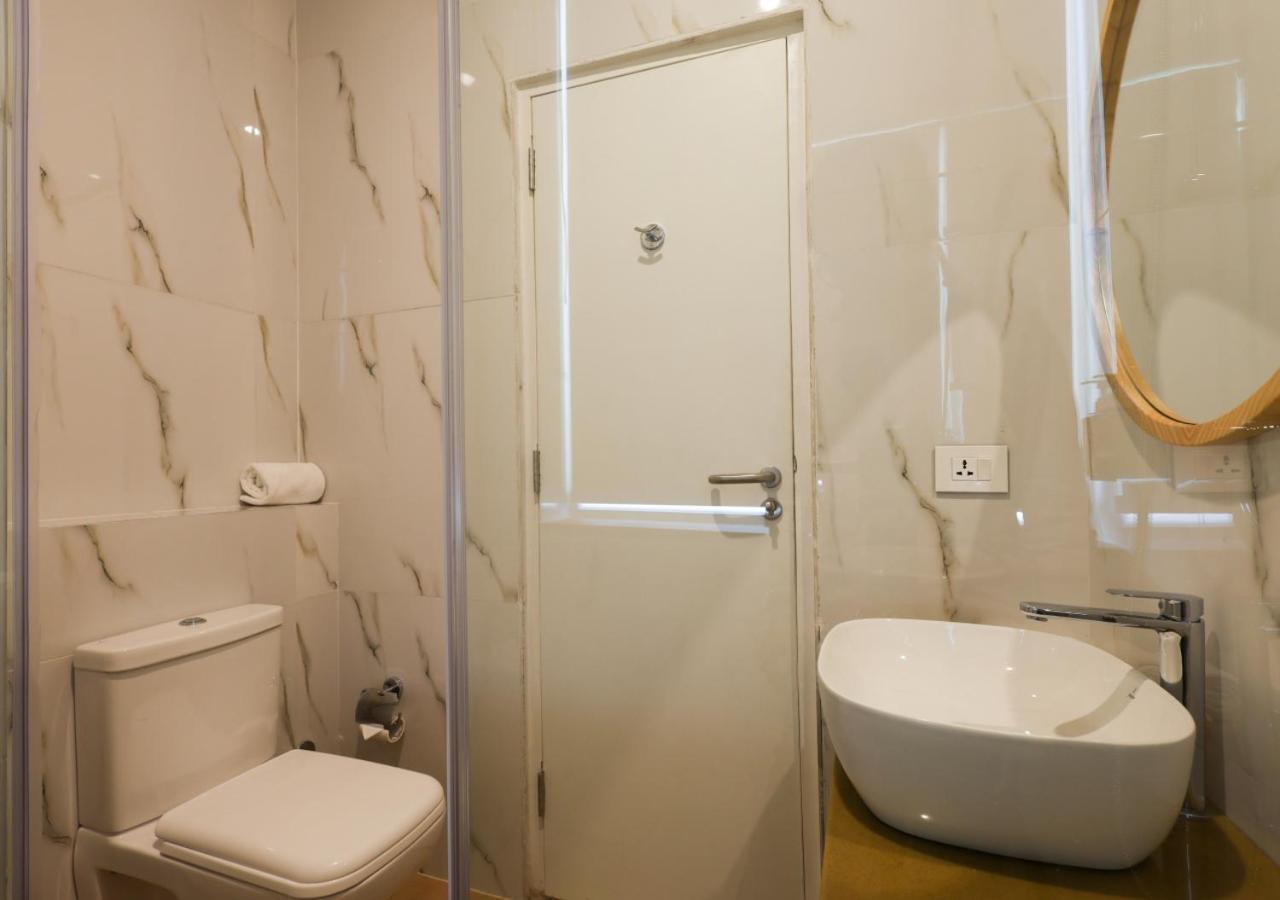 Bloom Hotel - Golf Course Road, Sector 43 Gurgaon Esterno foto
