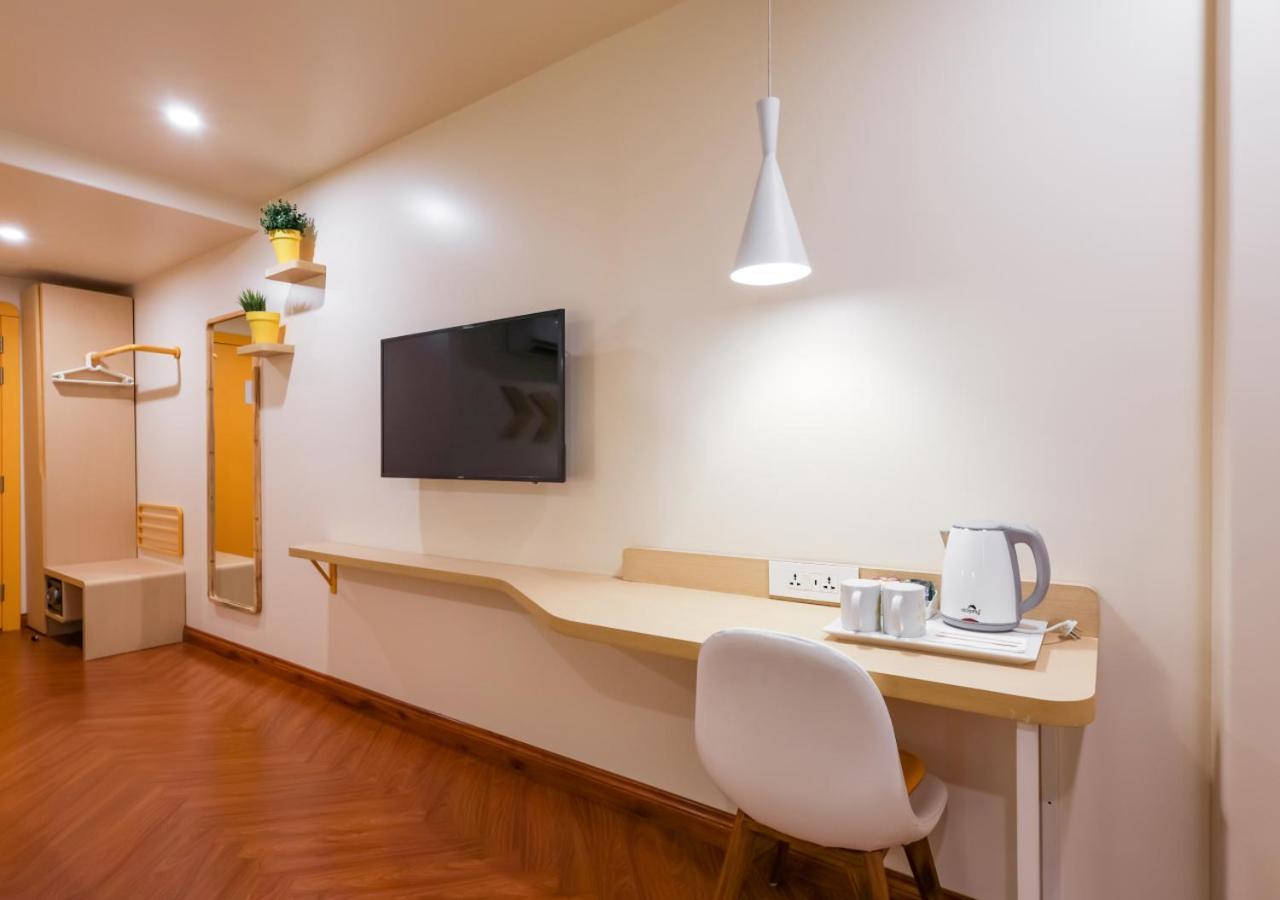 Bloom Hotel - Golf Course Road, Sector 43 Gurgaon Esterno foto
