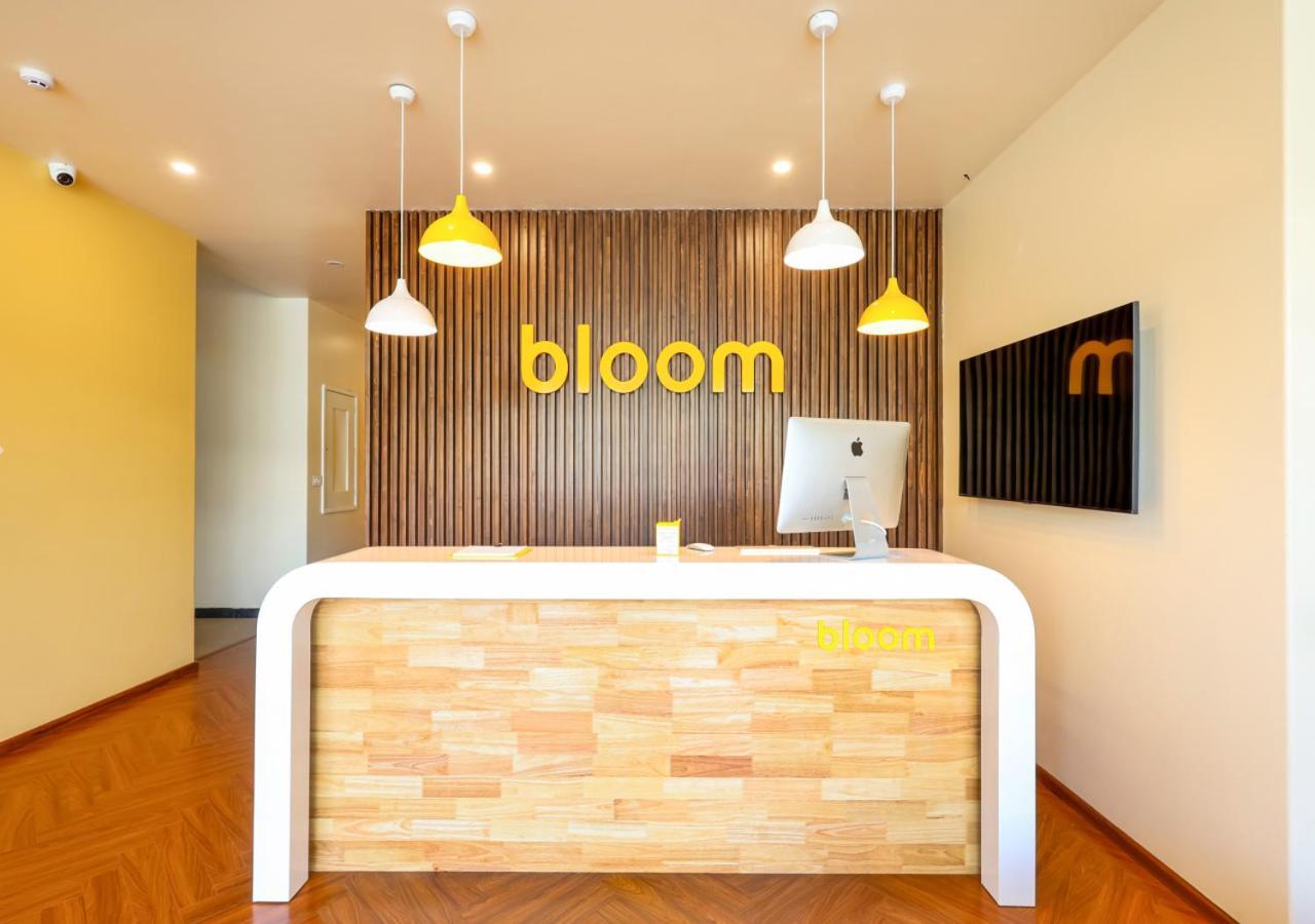 Bloom Hotel - Golf Course Road, Sector 43 Gurgaon Esterno foto