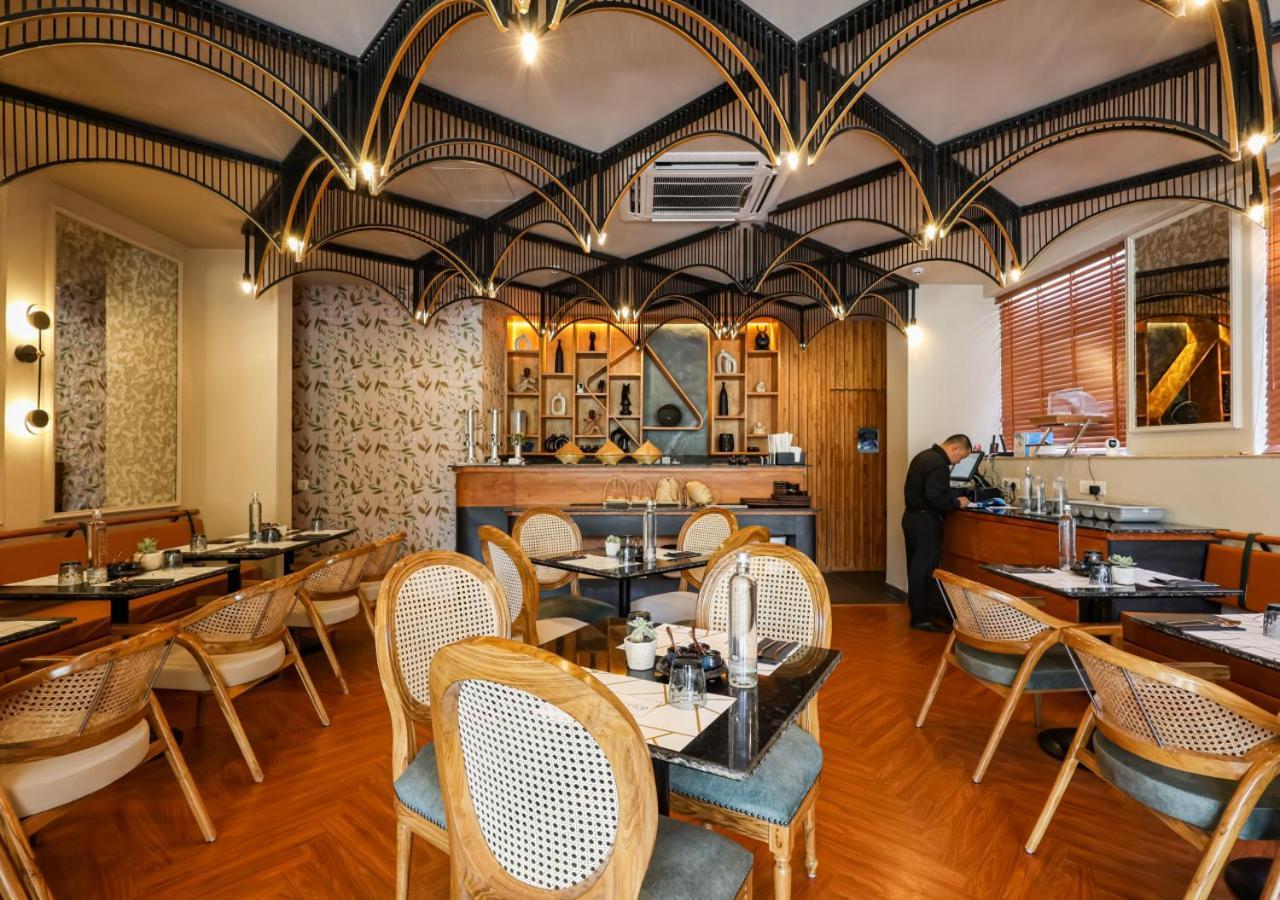 Bloom Hotel - Golf Course Road, Sector 43 Gurgaon Esterno foto
