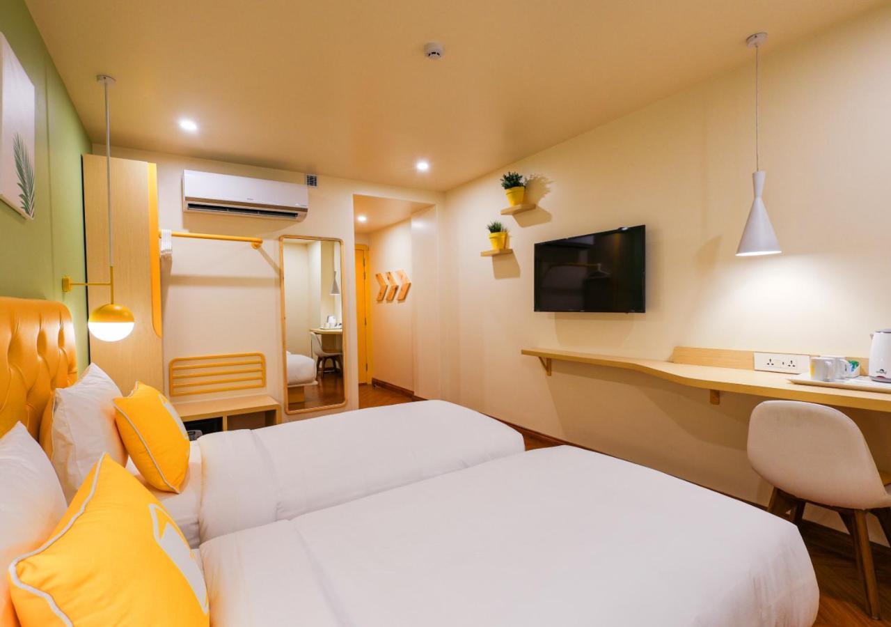 Bloom Hotel - Golf Course Road, Sector 43 Gurgaon Esterno foto